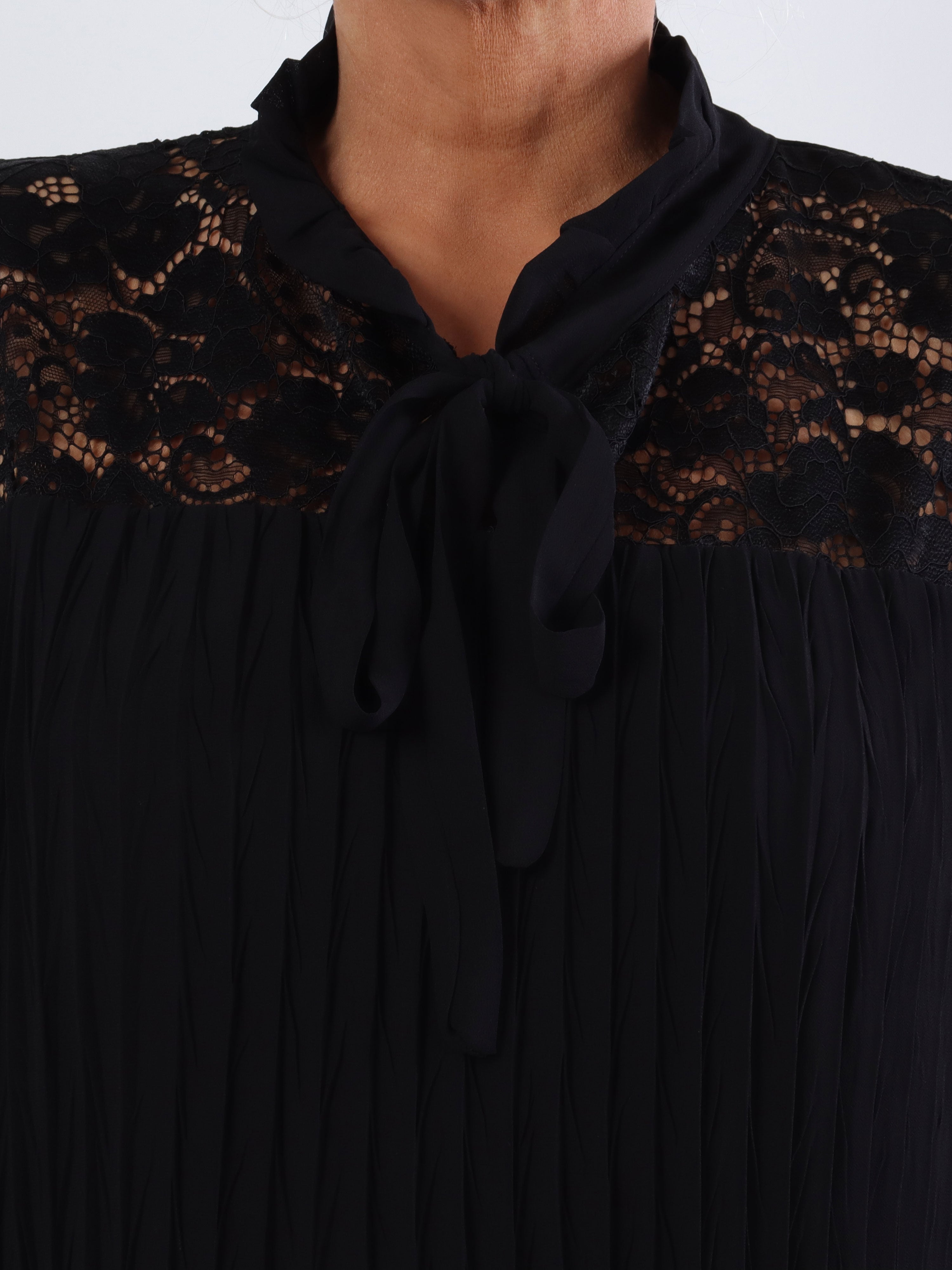 Iris - Sød plus size top med blond og folder